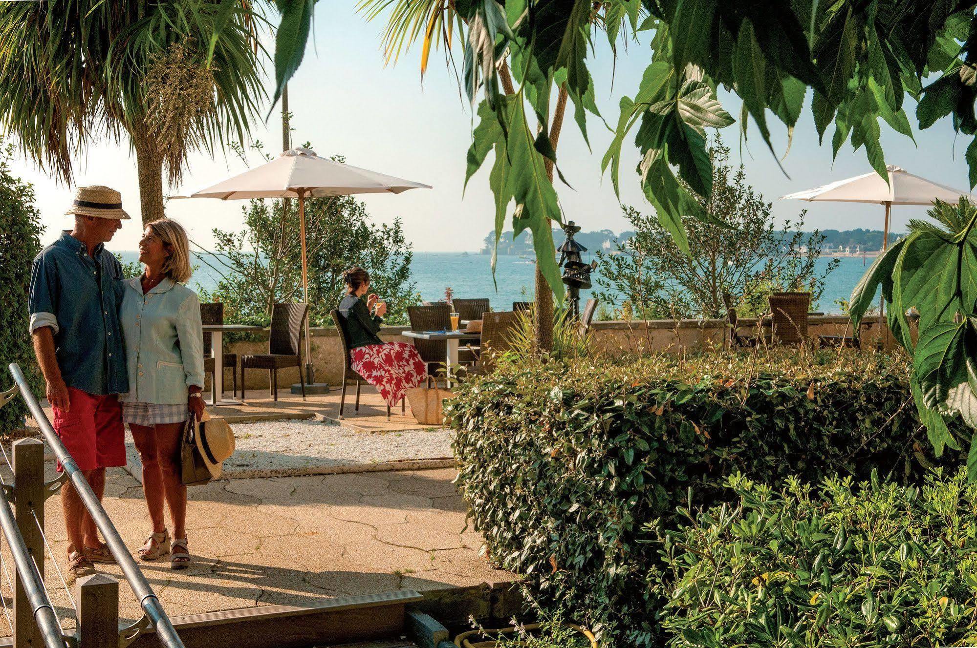 Bleues Caroline Hotel 3*