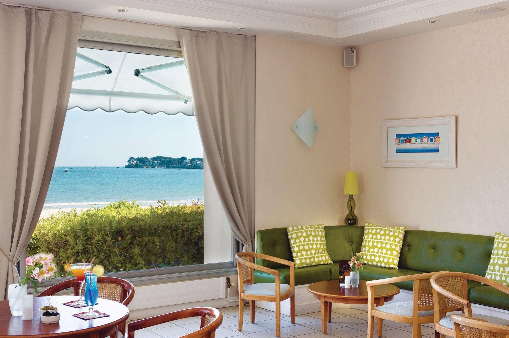 Bleues Caroline Hotel 3*