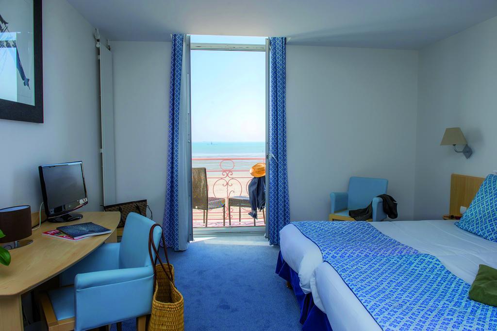 Bleues Caroline Hotel